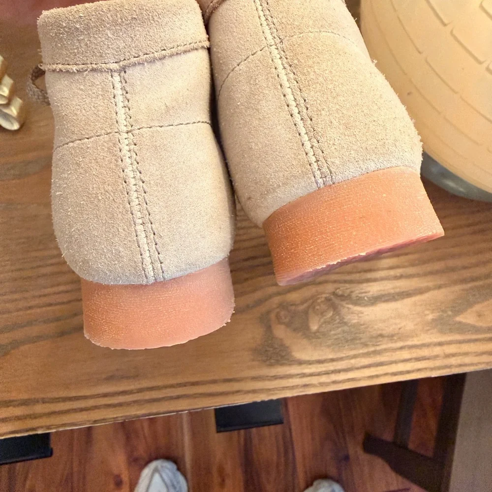 Clarks stylish tan